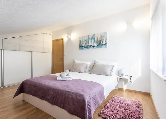 Villa Ana Perfect For Families With Kids And Groups,House With Heated Pool