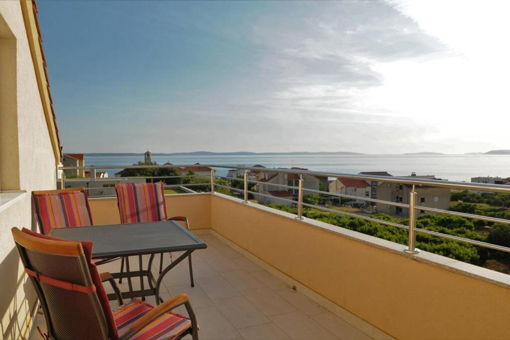 Vakantiehuis Ana Perfect For Families With Kids And Groups,house With Heated Pool Podstrana