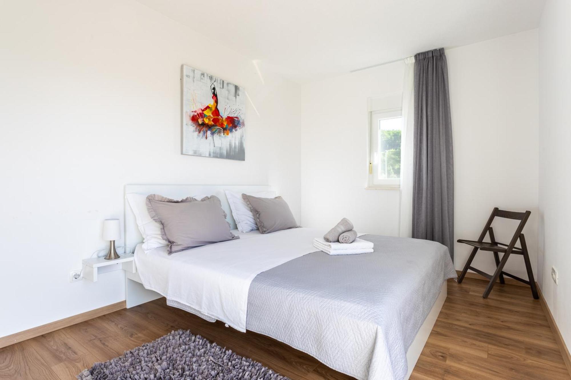 Vakantiehuis Ana Perfect For Families With Kids And Groups,house With Heated Pool Podstrana