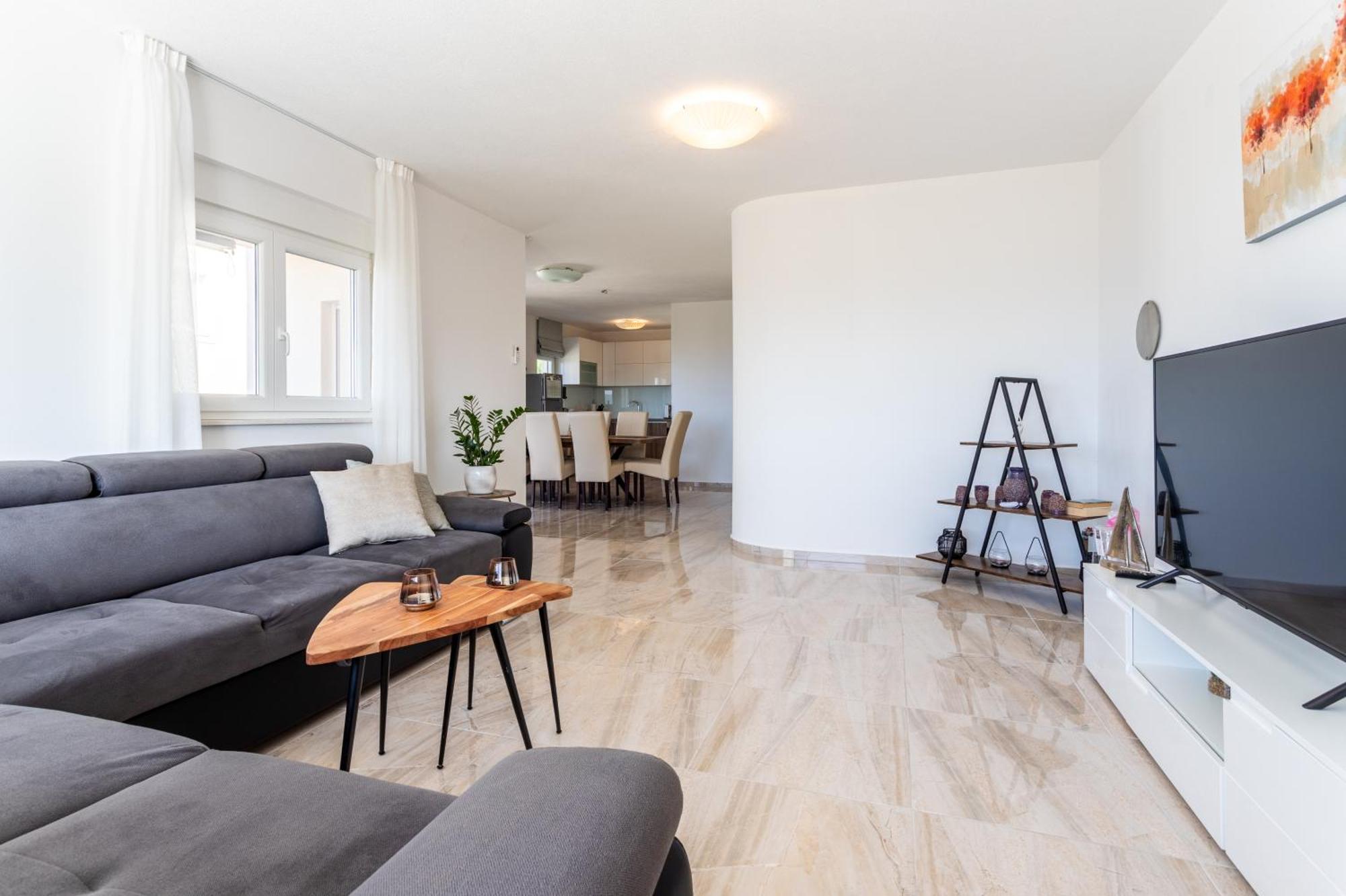 Vakantiehuis Ana Perfect For Families With Kids And Groups,house With Heated Pool