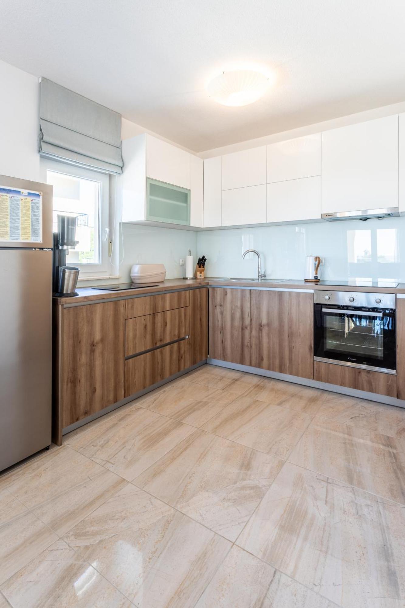 Vakantiehuis Ana Perfect For Families With Kids And Groups,house With Heated Pool Podstrana