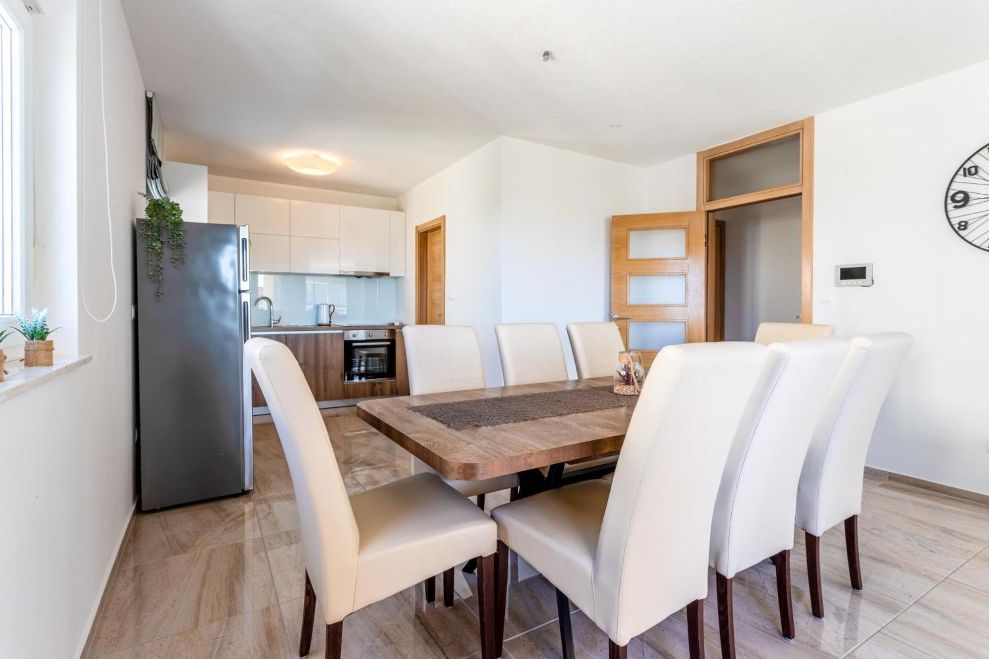 Ana Perfect For Families With Kids And Groups,house With Heated Pool * Podstrana