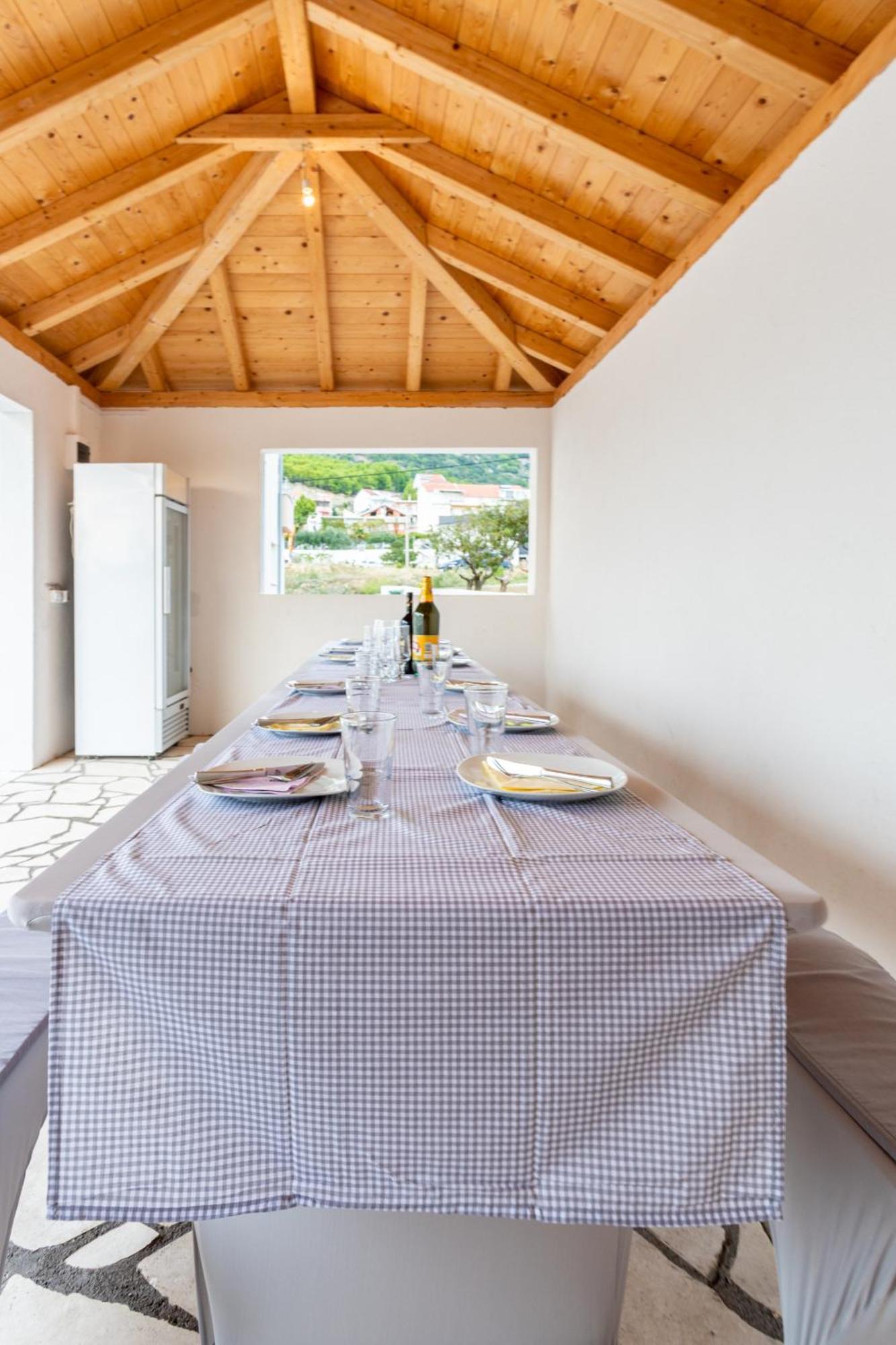 Vakantiehuis Ana Perfect For Families With Kids And Groups,house With Heated Pool